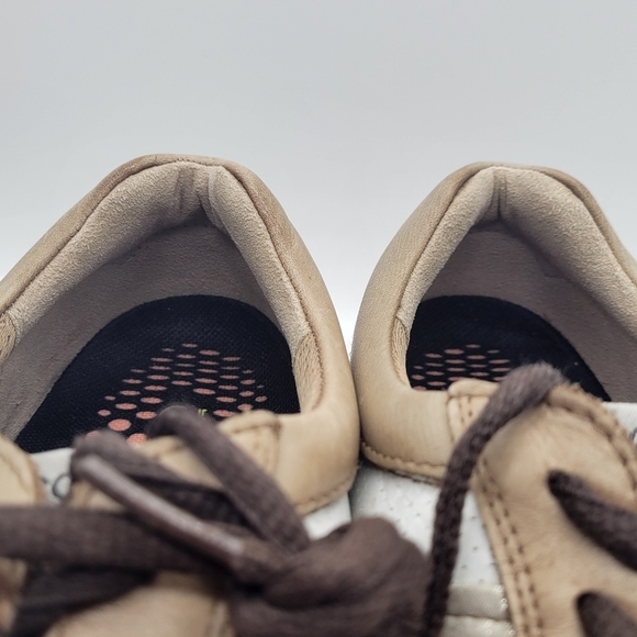 ECCO Women's Hydromax Tan White Golf Shoes Size 41 US 10 Round Toe - Picture 13 of 15